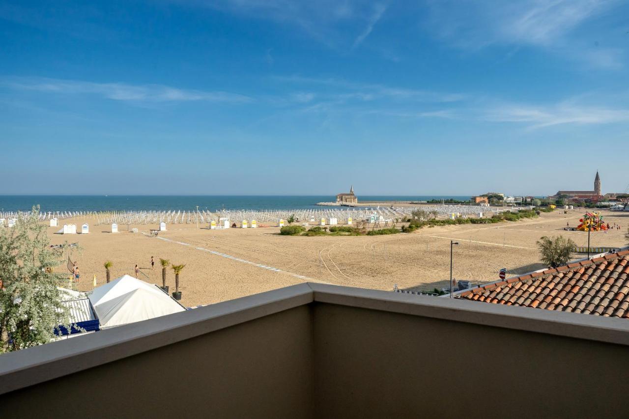Hotel Delfino Caorle Eksteriør billede