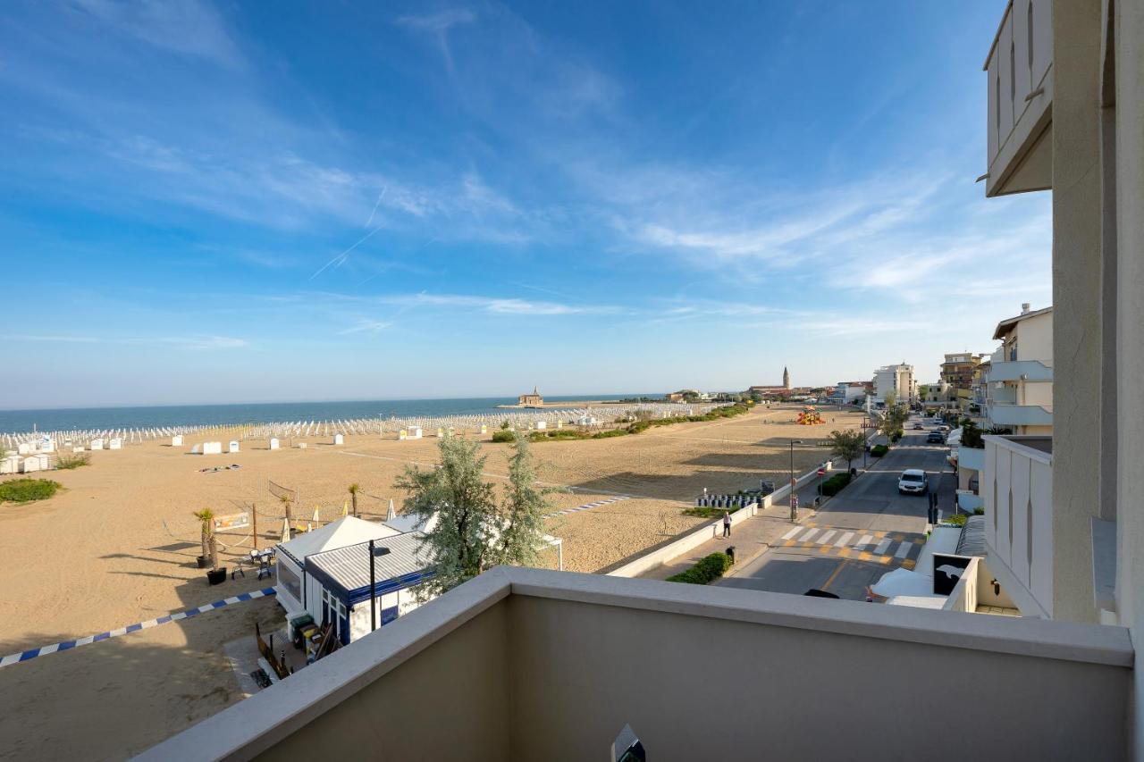 Hotel Delfino Caorle Eksteriør billede