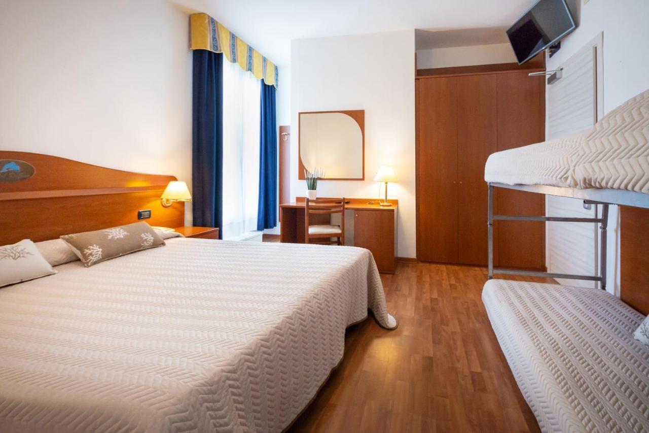 Hotel Delfino Caorle Eksteriør billede