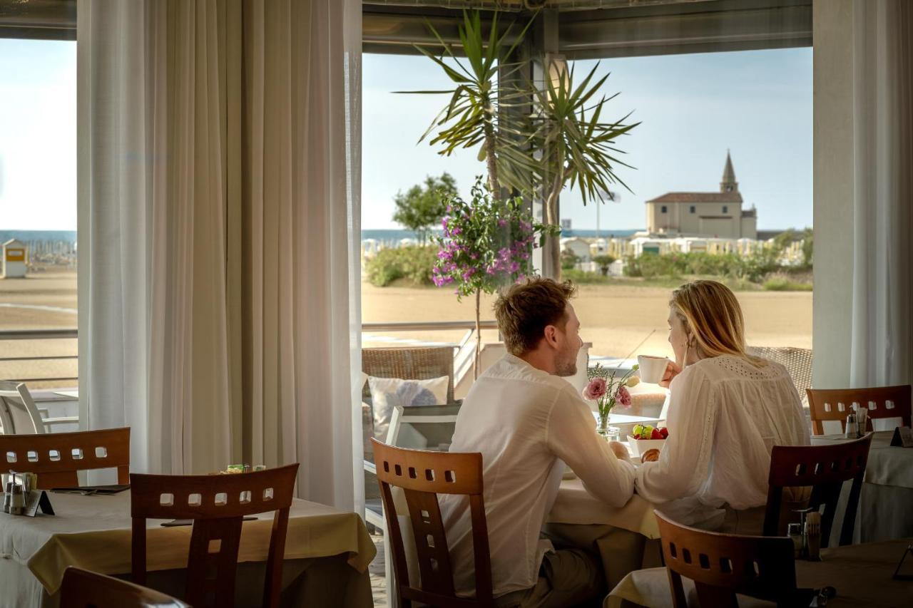 Hotel Delfino Caorle Eksteriør billede