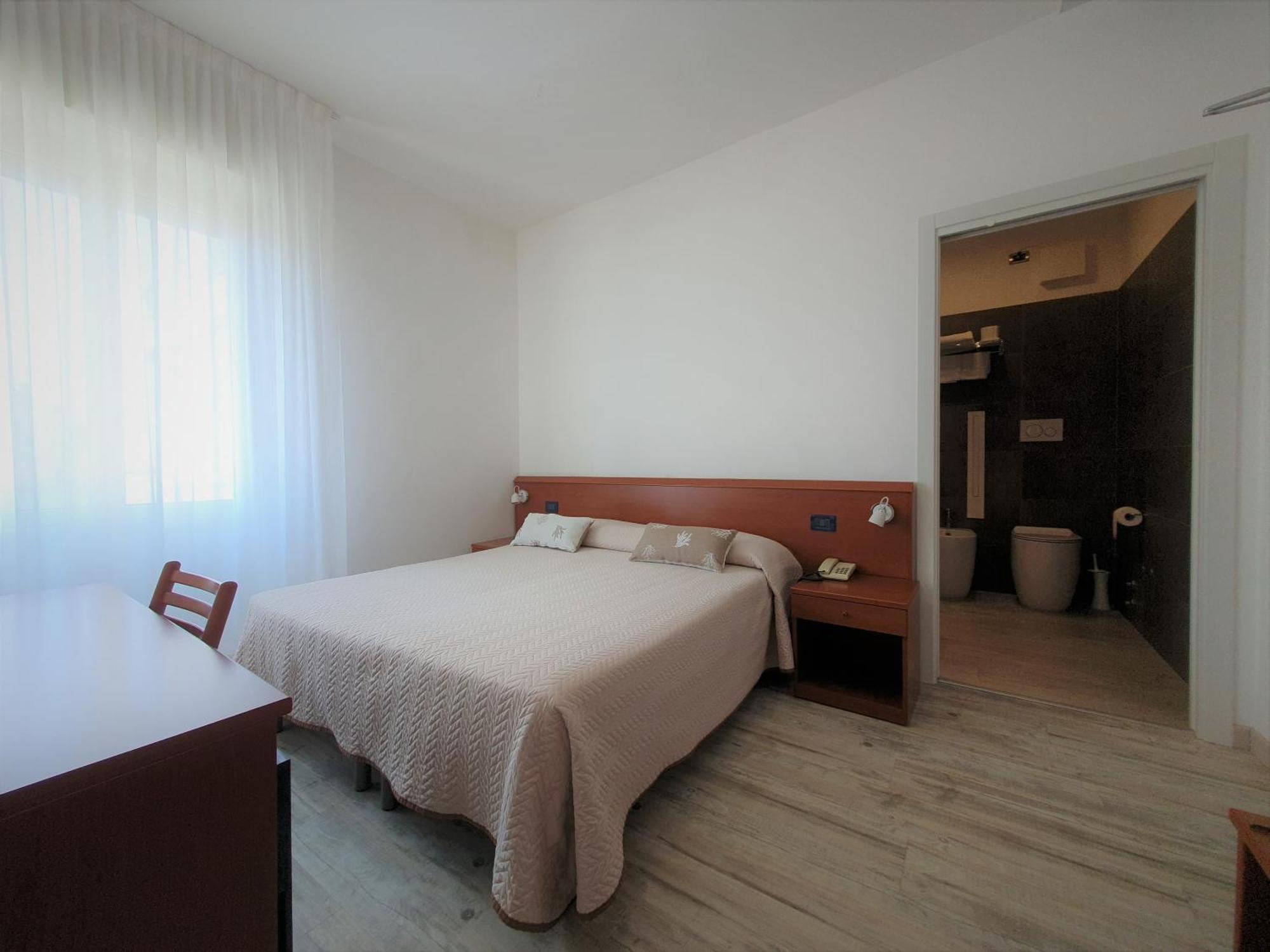 Hotel Delfino Caorle Eksteriør billede