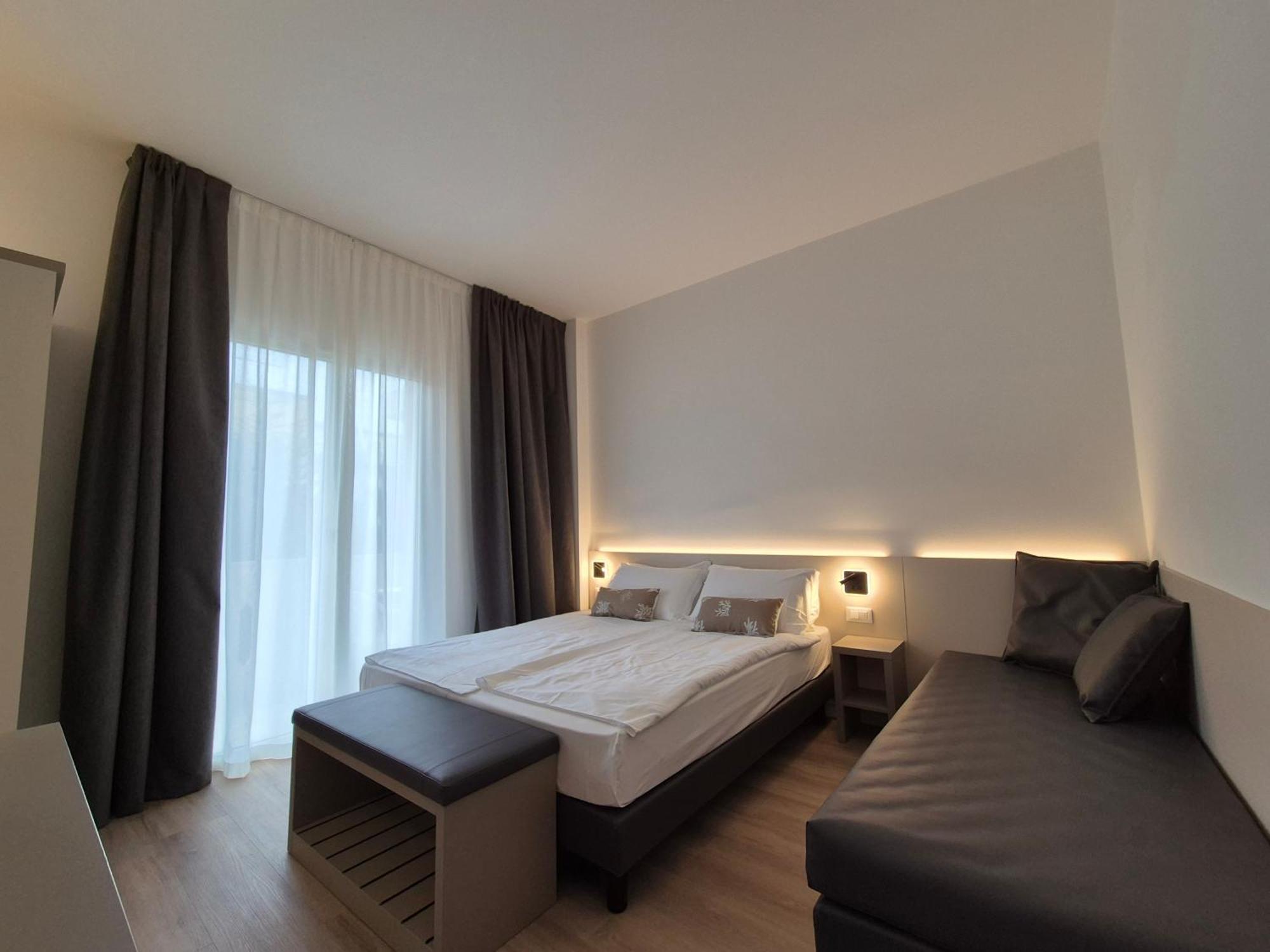 Hotel Delfino Caorle Eksteriør billede