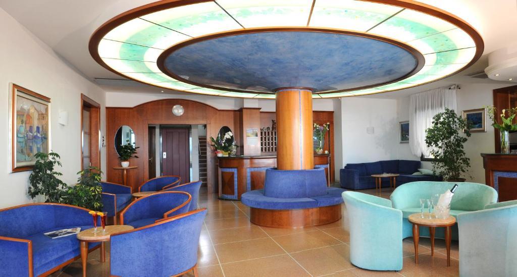 Hotel Delfino Caorle Eksteriør billede