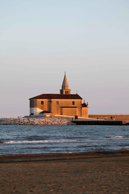 Hotel Delfino Caorle Eksteriør billede