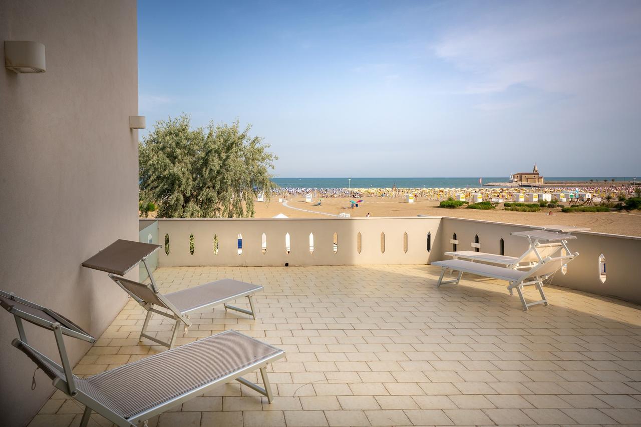 Hotel Delfino Caorle Eksteriør billede